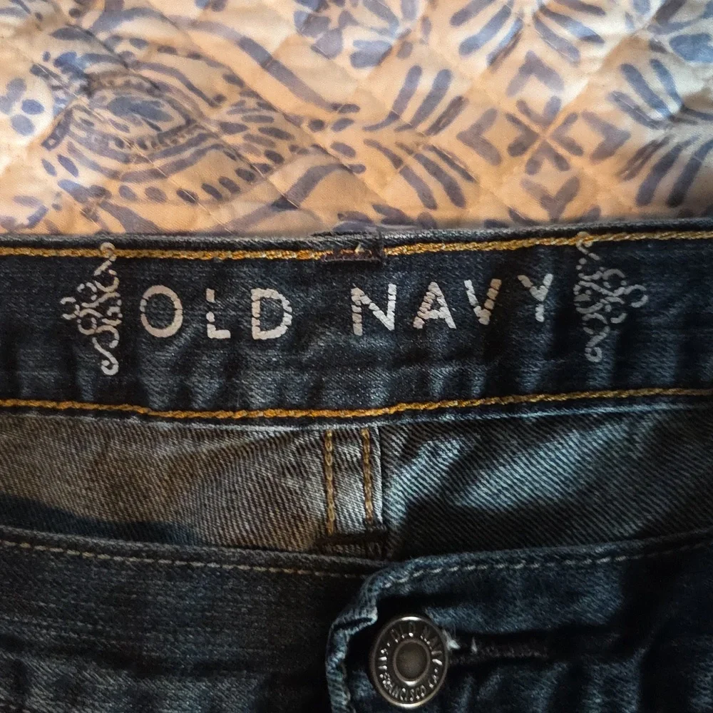 Old Navy Women's Distressed Navy Jeans Size 18R